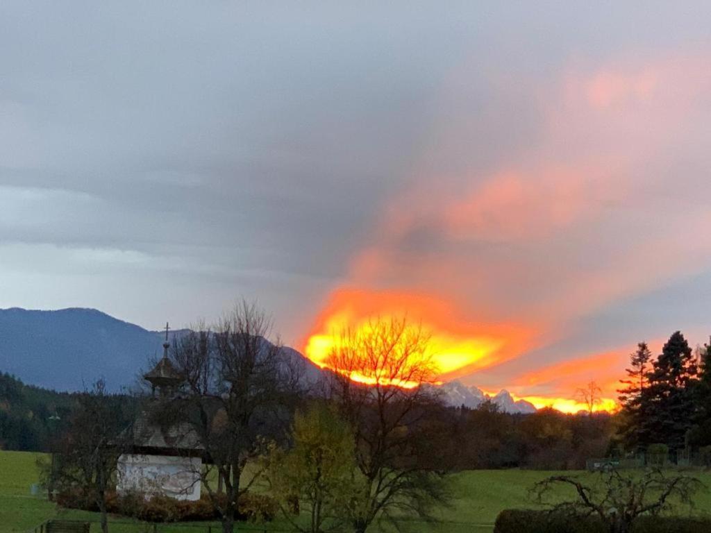 Lieblingsplatzl - Das Apartmenthaus Drobollach am Faakersee Bagian luar foto