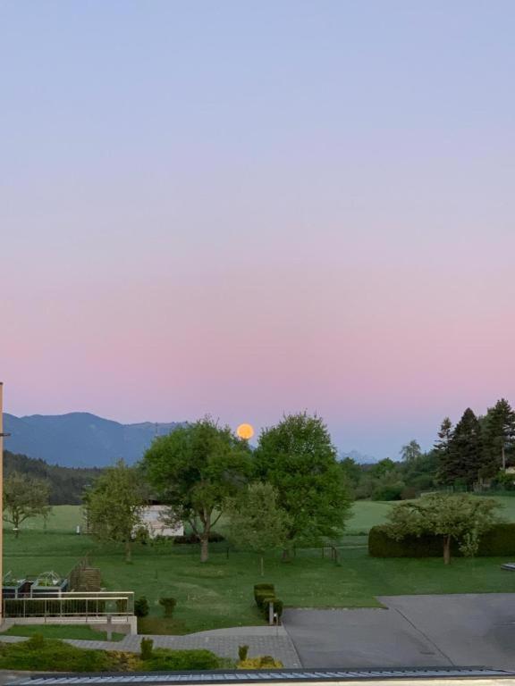 Lieblingsplatzl - Das Apartmenthaus Drobollach am Faakersee Bagian luar foto